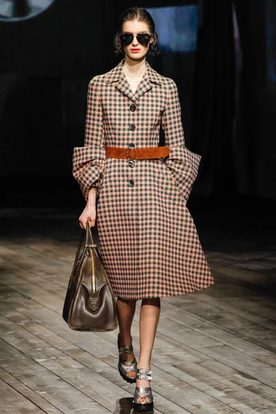 Look 17